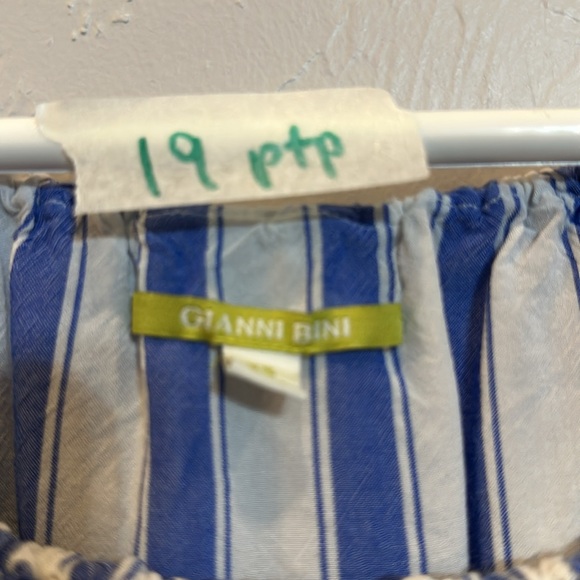 Gianni Bini Striped Off-Shoulder Bell Sleeve Top size xs oversized - Picture 5 of 5